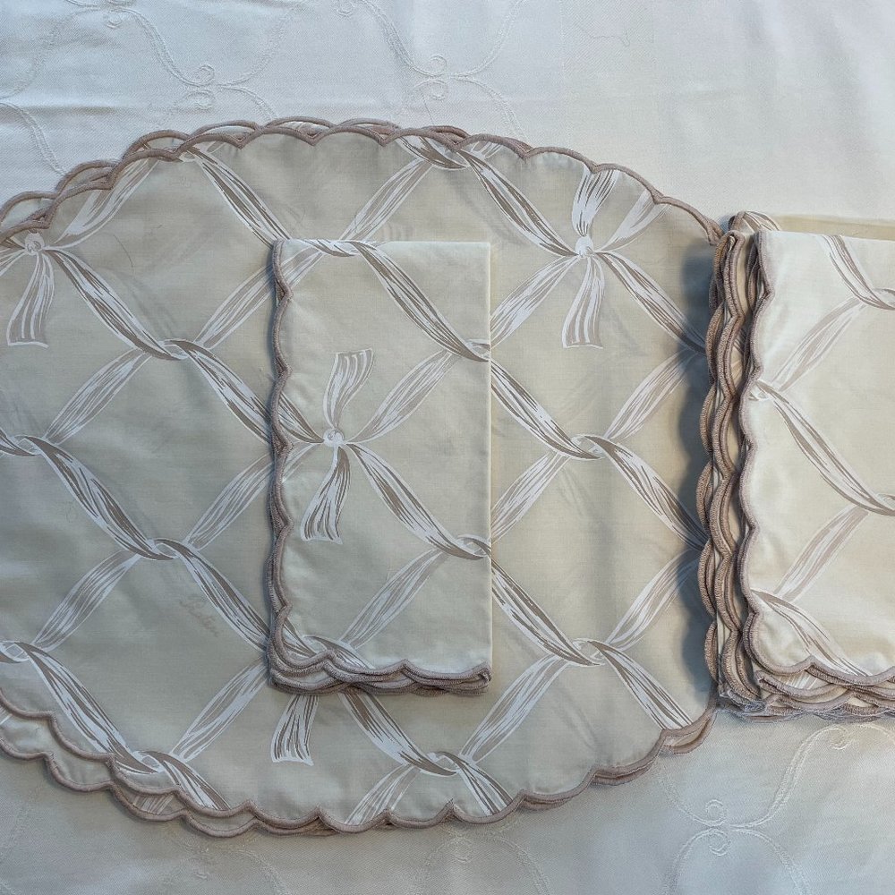 Vintage PRATESI set of 6 placemats and 6 napkins